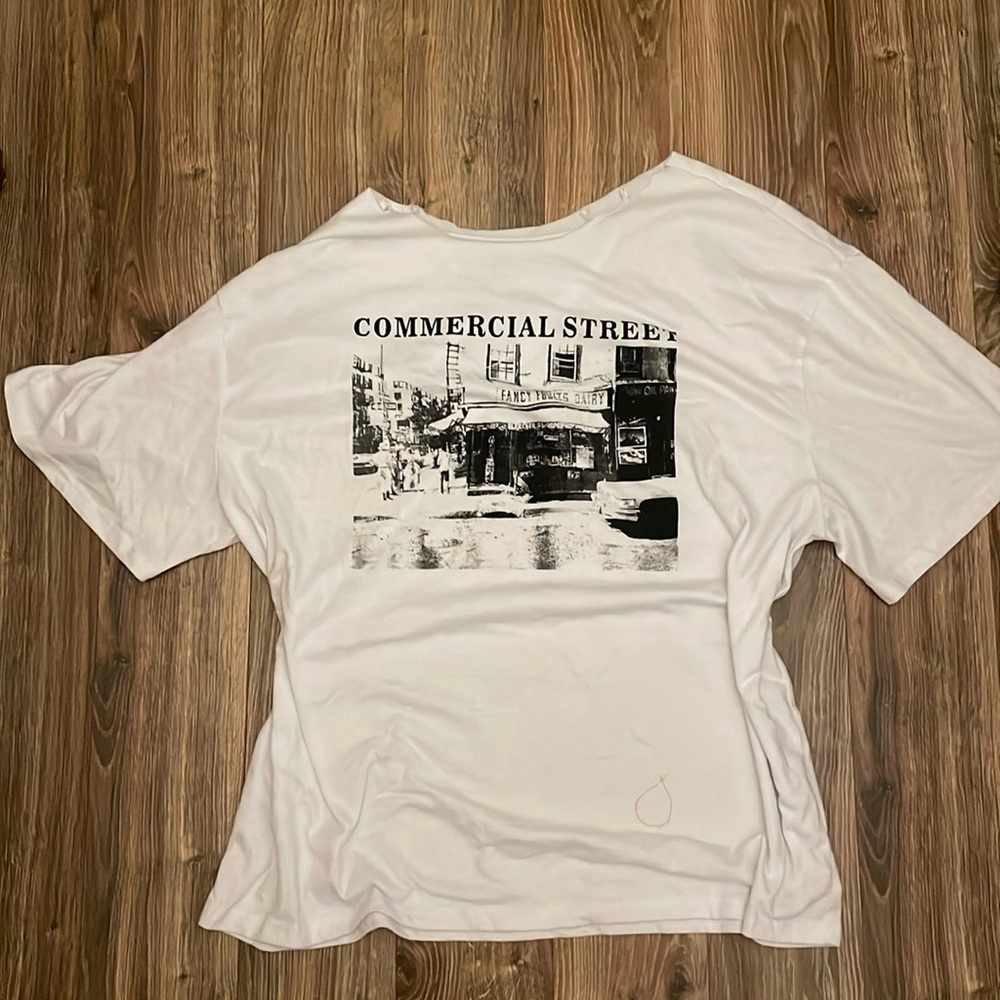 Self cut off shoulder tee
